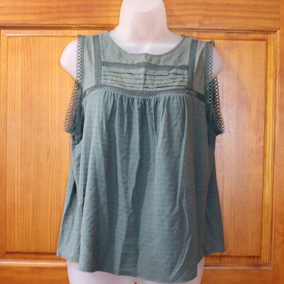 Loft Green Tank Top with Lacey Details Key Hole Med - Picture 1 of 11